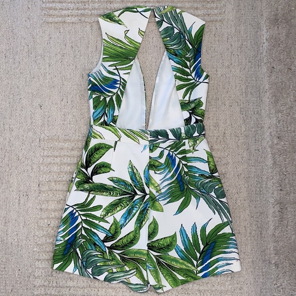 LucyParis Palm Print jumpsuit- size medium but fits like a small/medium - Picture 2 of 4
